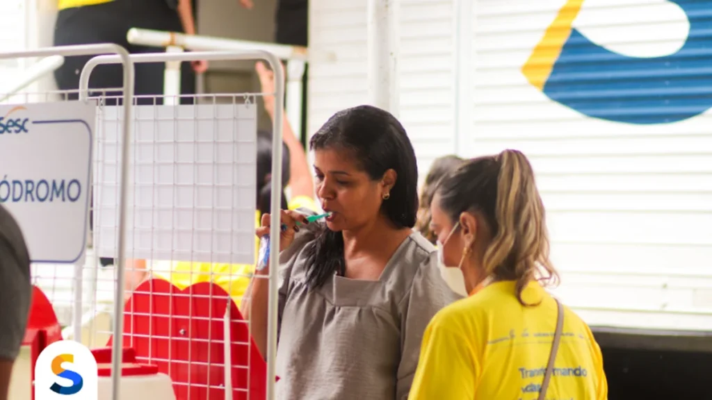 Atendimento gratuito de saúde bucal e testes rápidos no Recife