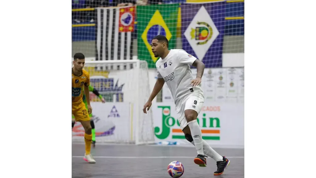 Liga São Caetano goleia Magnus e assume vice-liderança do Campeonato Paulista de Futsal Liga São Caetano goleia Magnus e assume vice-liderança do Campeonato Paulista de Futsal