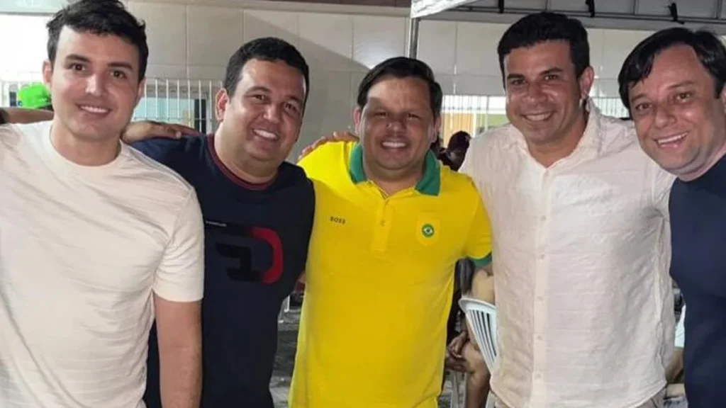 Flávio Fuba celebra aniversário reunindo líderes políticos de Pernambuco, Paraíba e Brasília Flávio Fuba celebra aniversário reunindo líderes políticos de Pernambuco, Paraíba e Brasília